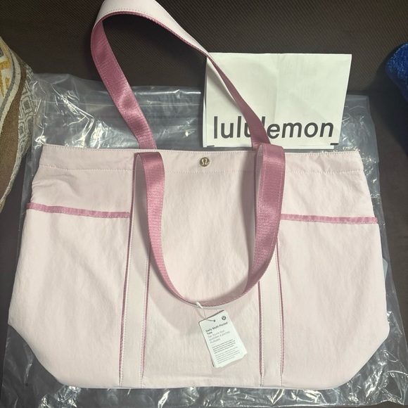 Lululemon blissful Pink Tote Bag - Picture 6 of 6